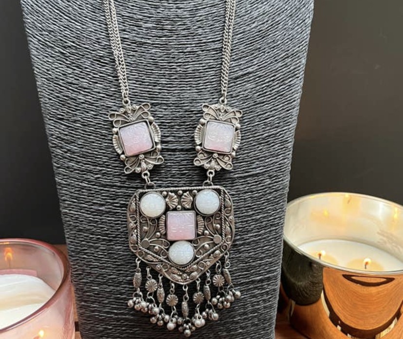 Collana afghana con pietra doozy rosa e bianca naturale COD. BC22