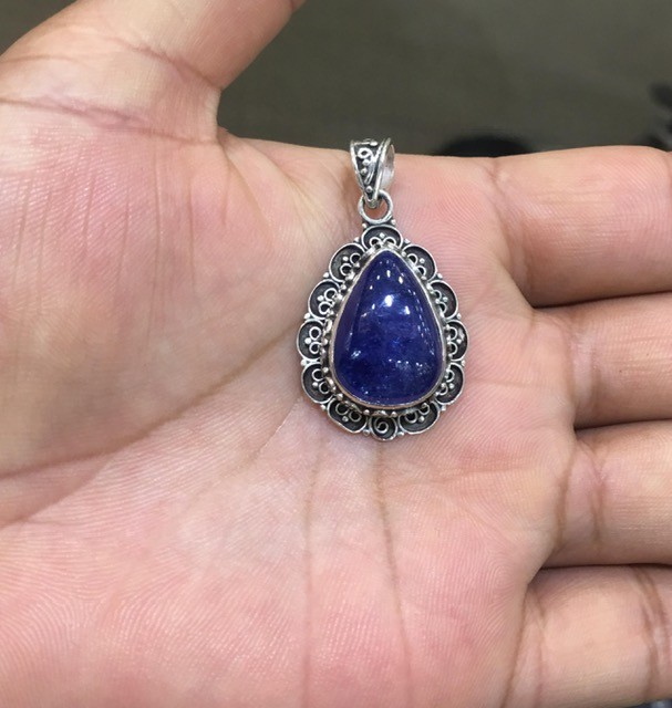 Collana in argento 925 con tanzanite riservata per Verena P. 