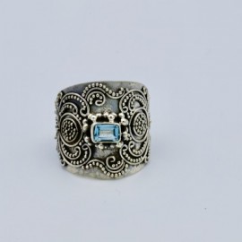 Vendita Anello in argento con topazio blu